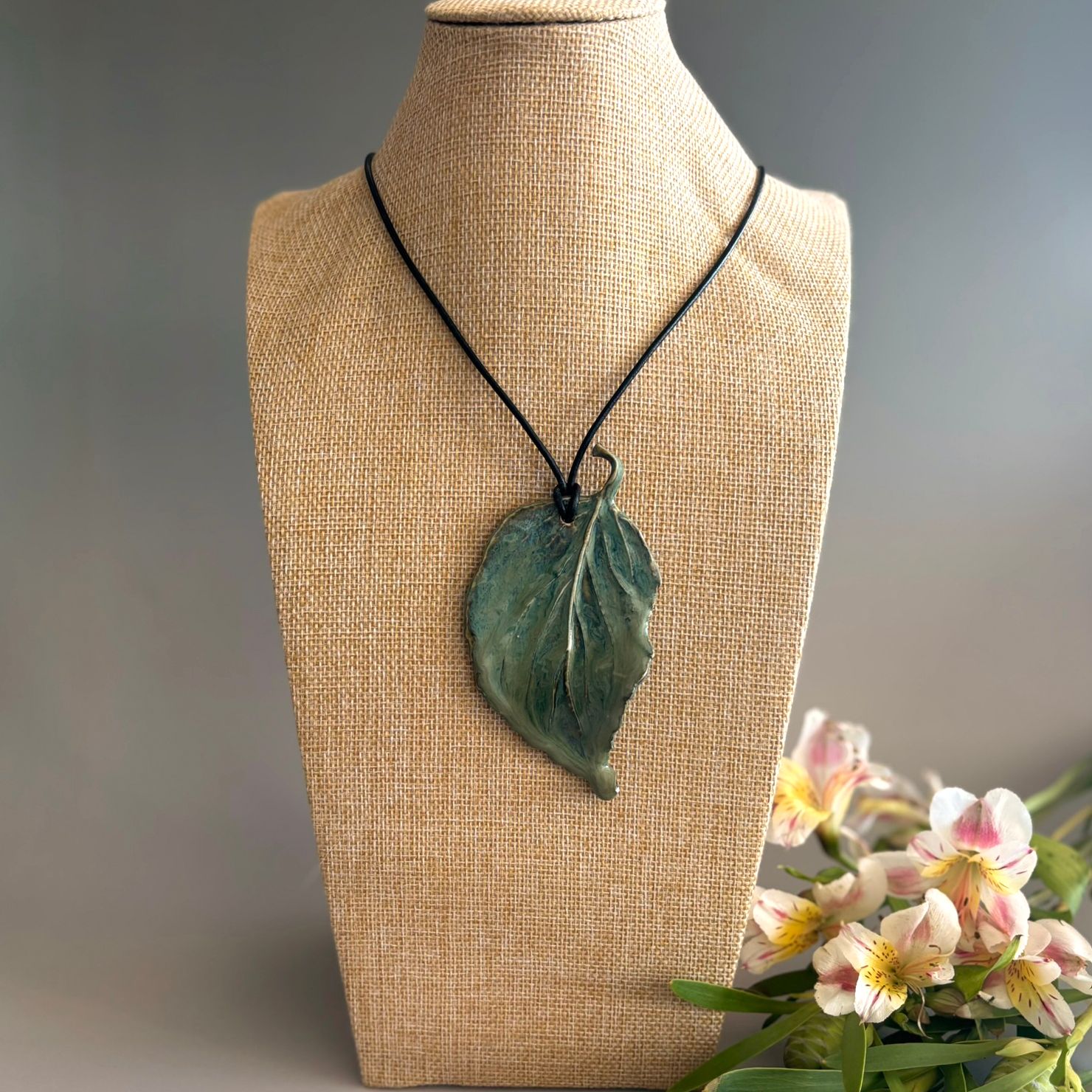 Dark Green Leaf Pendant