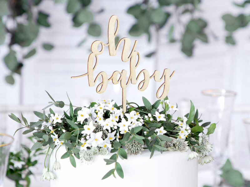 Puinen kakkukoriste baby shower juhliin