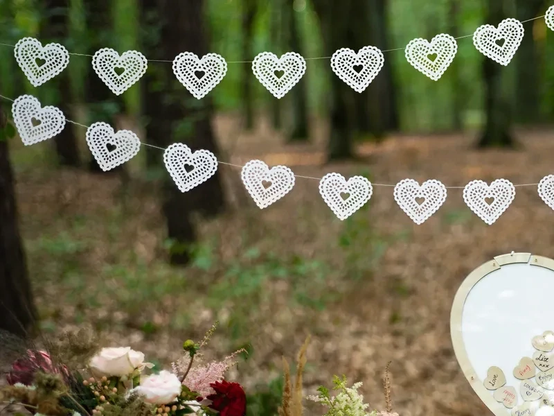 Valkoinen koriste baby shower juhliin
