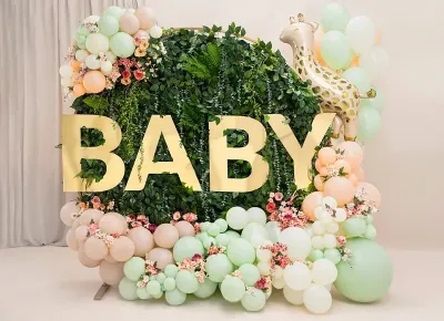 Jättikirjaimet vauvakutsuille