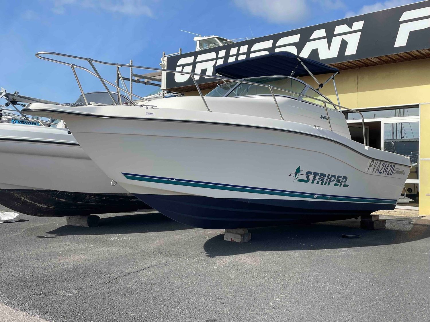 SEASWIRL 2100 WA
SUZUKI 140cv 2017