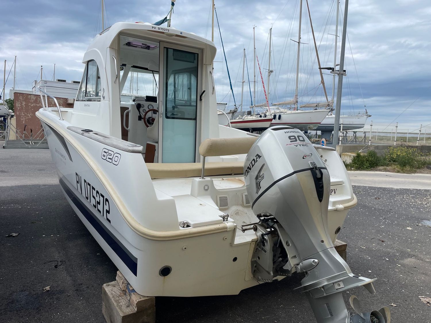 BENETEAU ANTARES 620 FISHING
