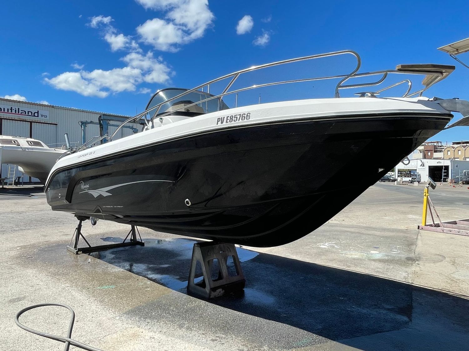RANIERI VOYAGER 23S  /SUZUKI 250 CV