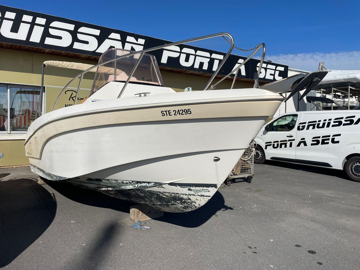 PRO MARINE BELONE 640  SUNDECK