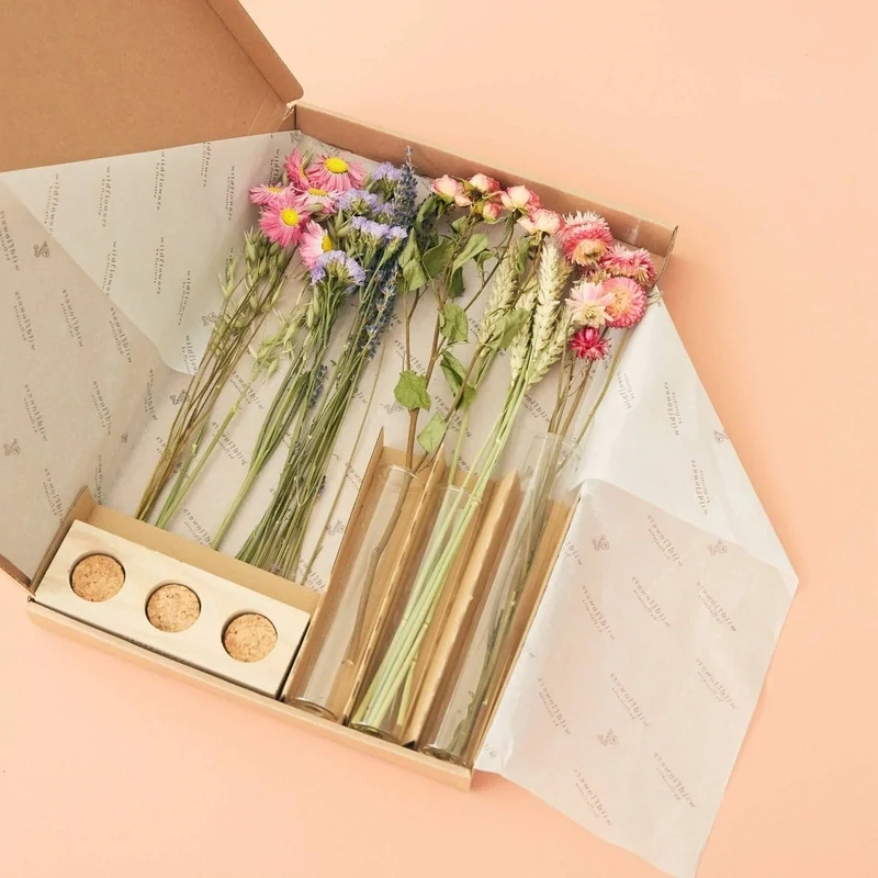 Giftbox - Dried Flowers in Letterbox - With Vases - Pink