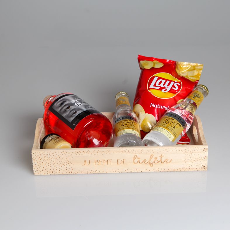 Jij bent de beste met advocaat-Gin- 2 flesjes Tonic en Chips