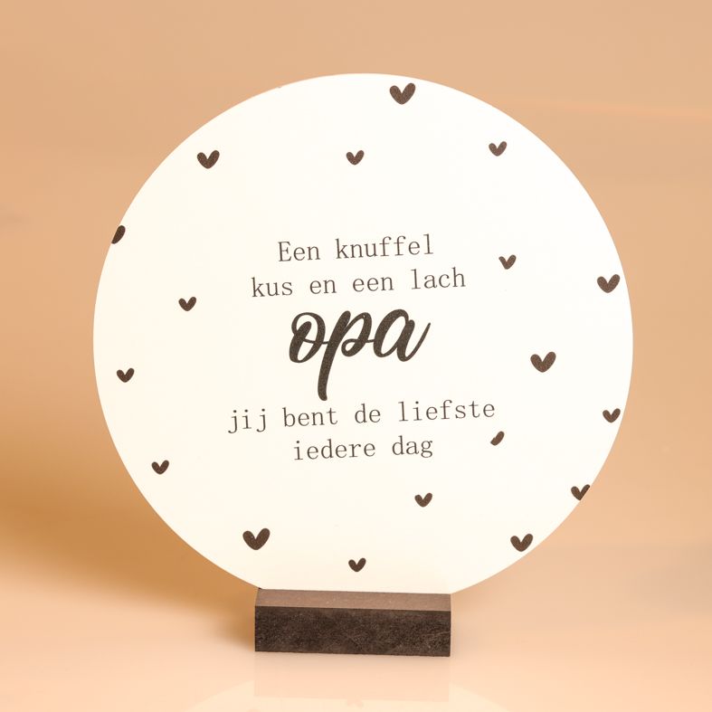 Opa met voetje