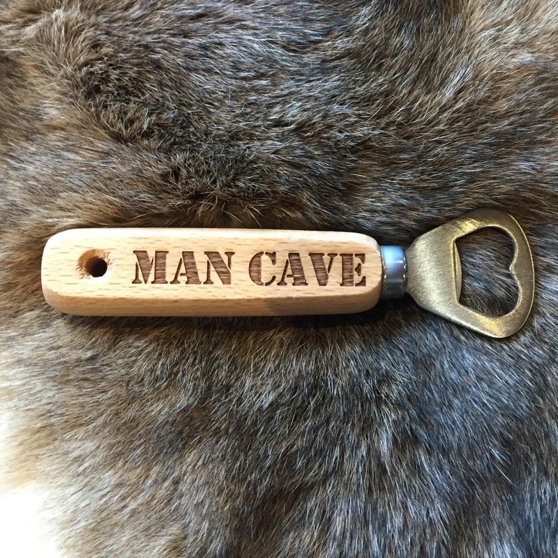 Man Cave flesopener