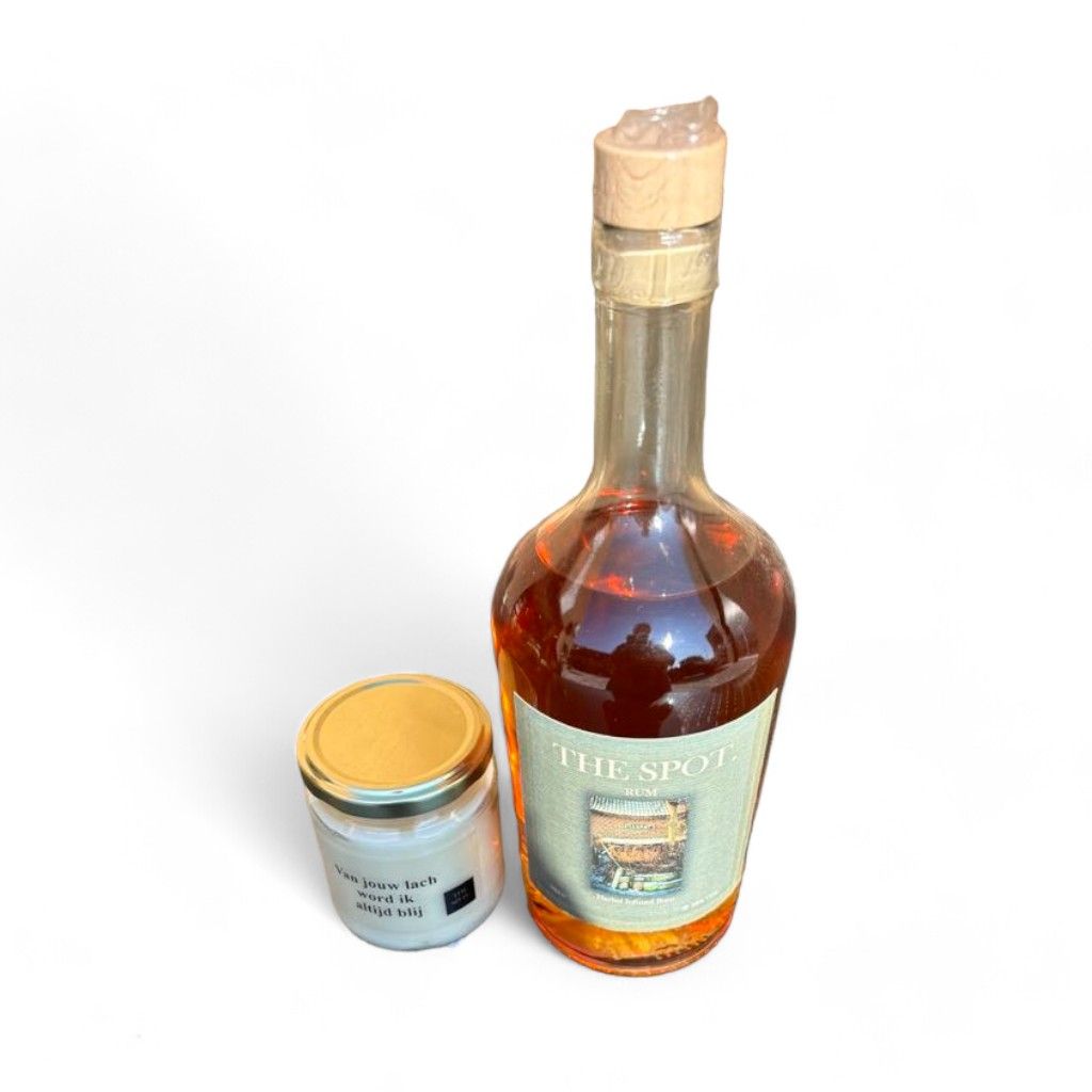The Spot. Ternatse Rum met kaarsje