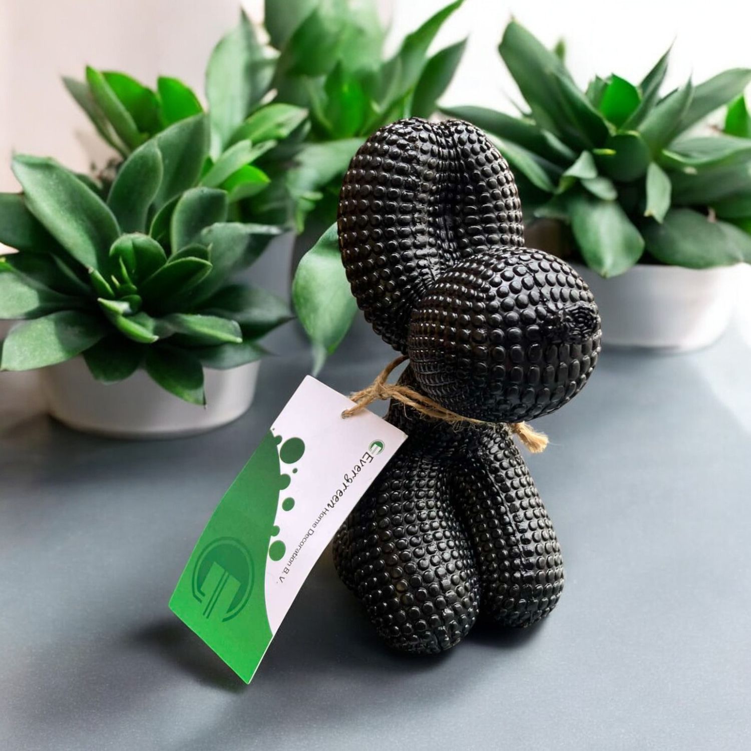 Balloon sit dog black