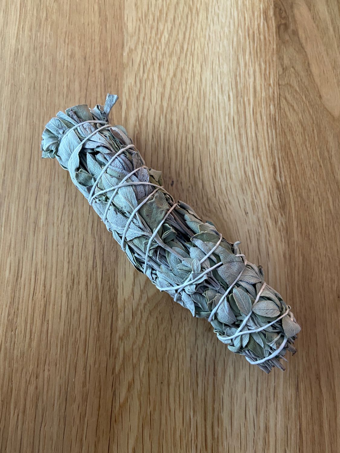 De witte salie -fumigatiestick