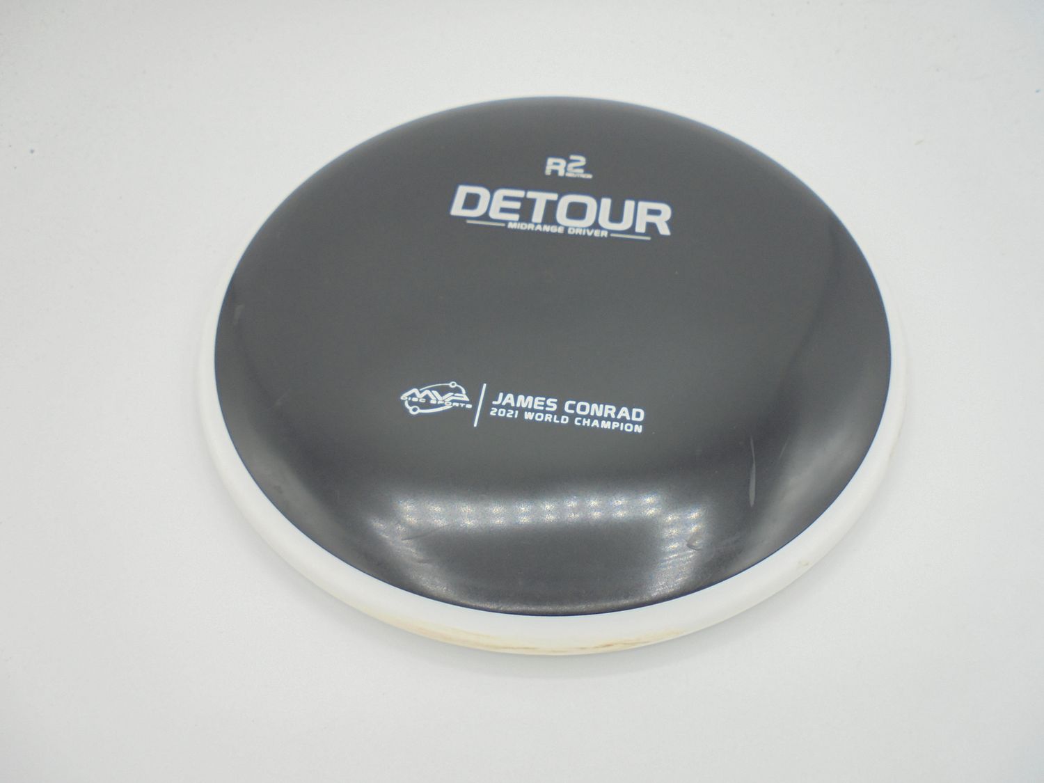 MVP Neutron R2 Detour Black White Rim 179g -SC