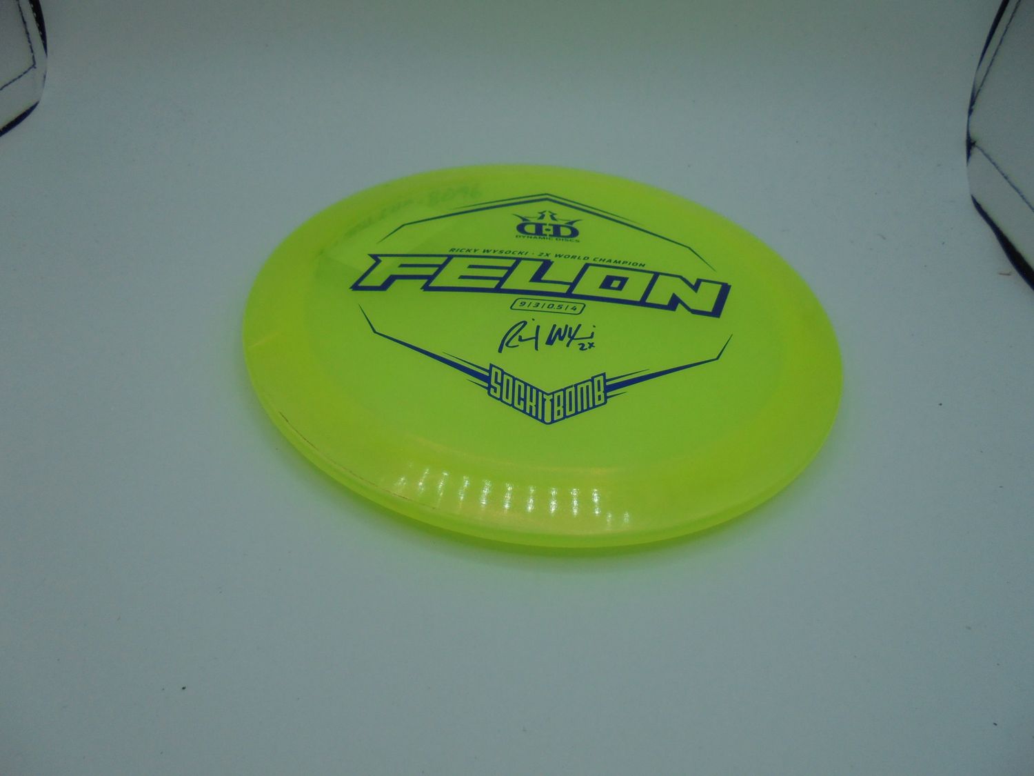 Dynamic Discs Lucid Felon Yellow SockiBomb 174g -CW