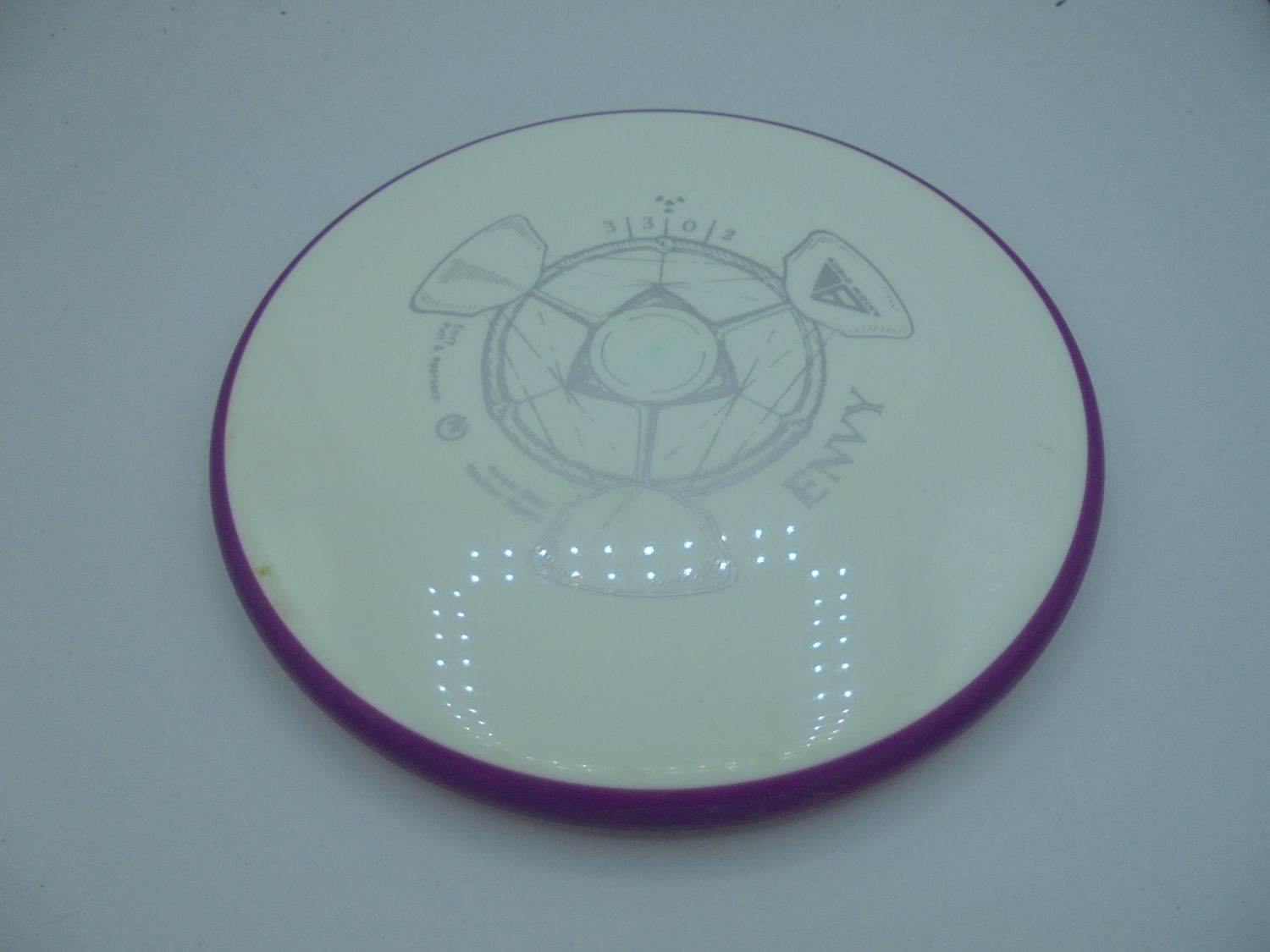 Axiom Neutron Envy White 172g -EvC