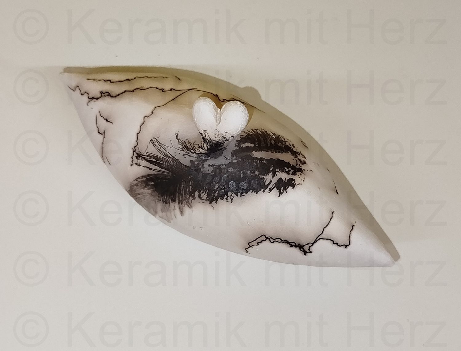 Urne mit Feder 3