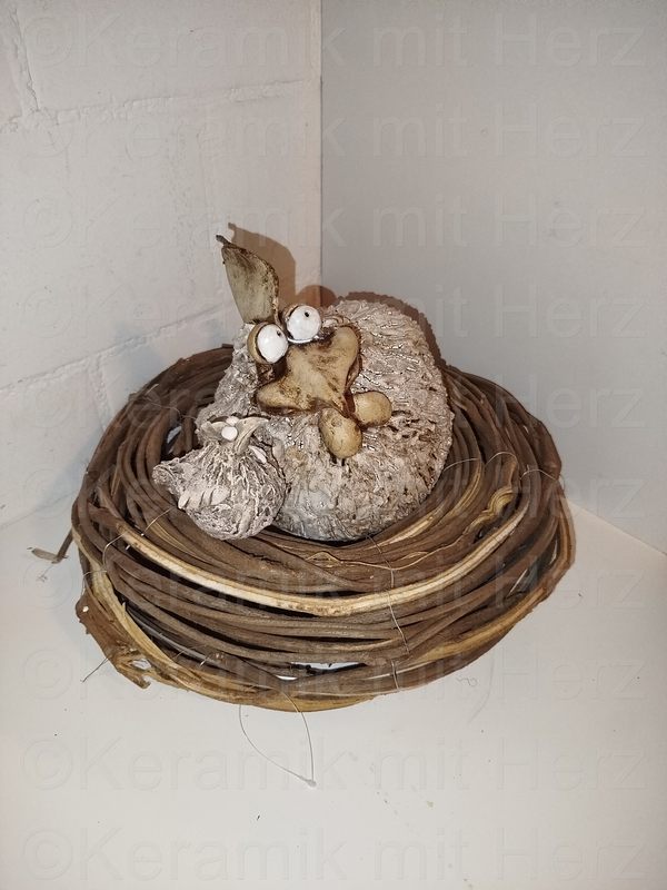 Huhn im Nest