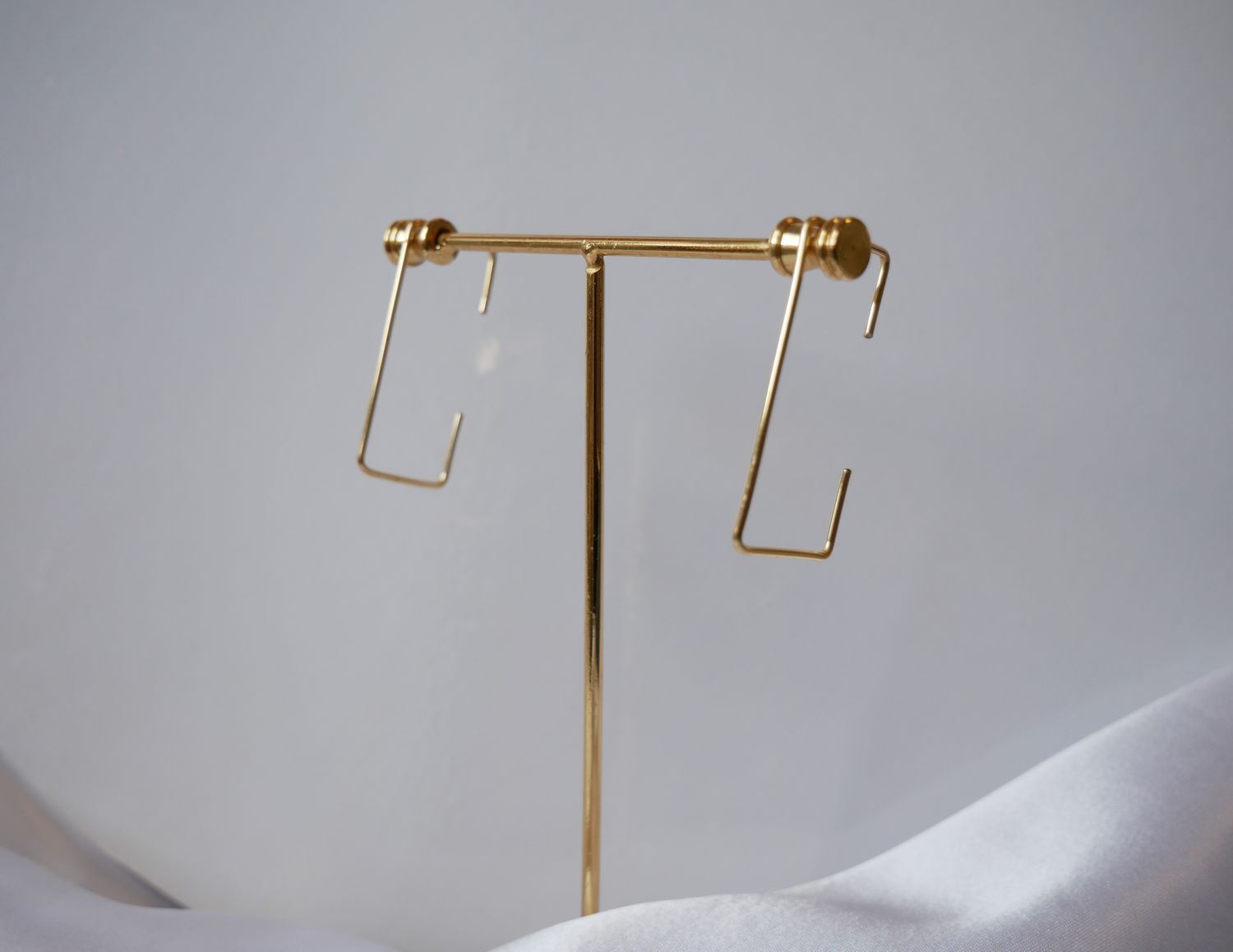 Minimalist Rectangle Hoop Earrings – Geometric Open Square Hoops in Gold or Silver | Modern Wire Earrings for Everyday Style