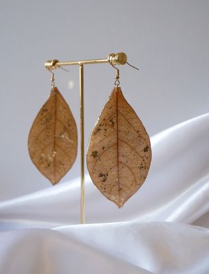 Golden Peak Leaf Earrings | Gold Flake Resin Earrings | Teardrop Statement Jewelry | Nature-Inspired Glam | Autumn Glow Gift