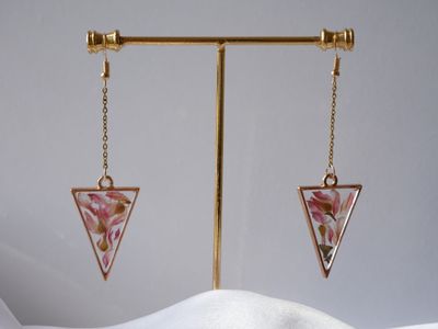 Petal Whispers – Dried Flower Resin Triangle Earrings | Boho Botanical Jewelry | Handmade Gold Drop Earrings | Nature-Inspired Jewelry Gift