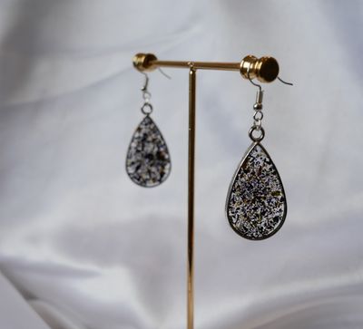 Meadow Dewdrops | Teardrop Dried Flower Earrings | Real Sweet Pea Petals | Silver Boho Dangle | Handmade Nature Gift for Her
