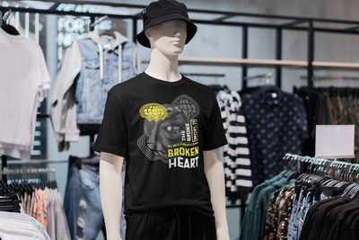 Vintage Black Broken Heart World Graphic T-Shirt - Cotton Style