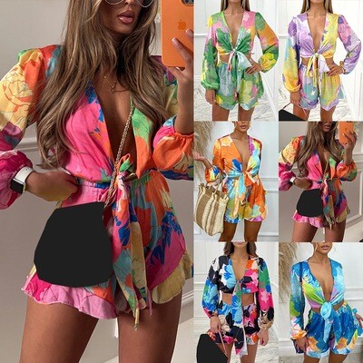 Light and chic summer set with colorful pattern, ideal for warm days