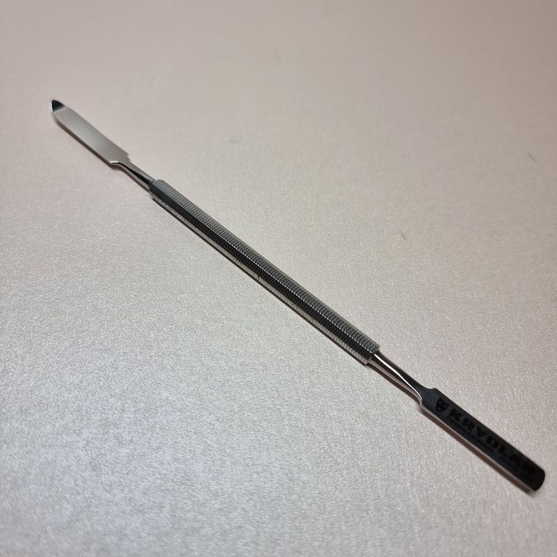 Spatule plate/pointe arquée