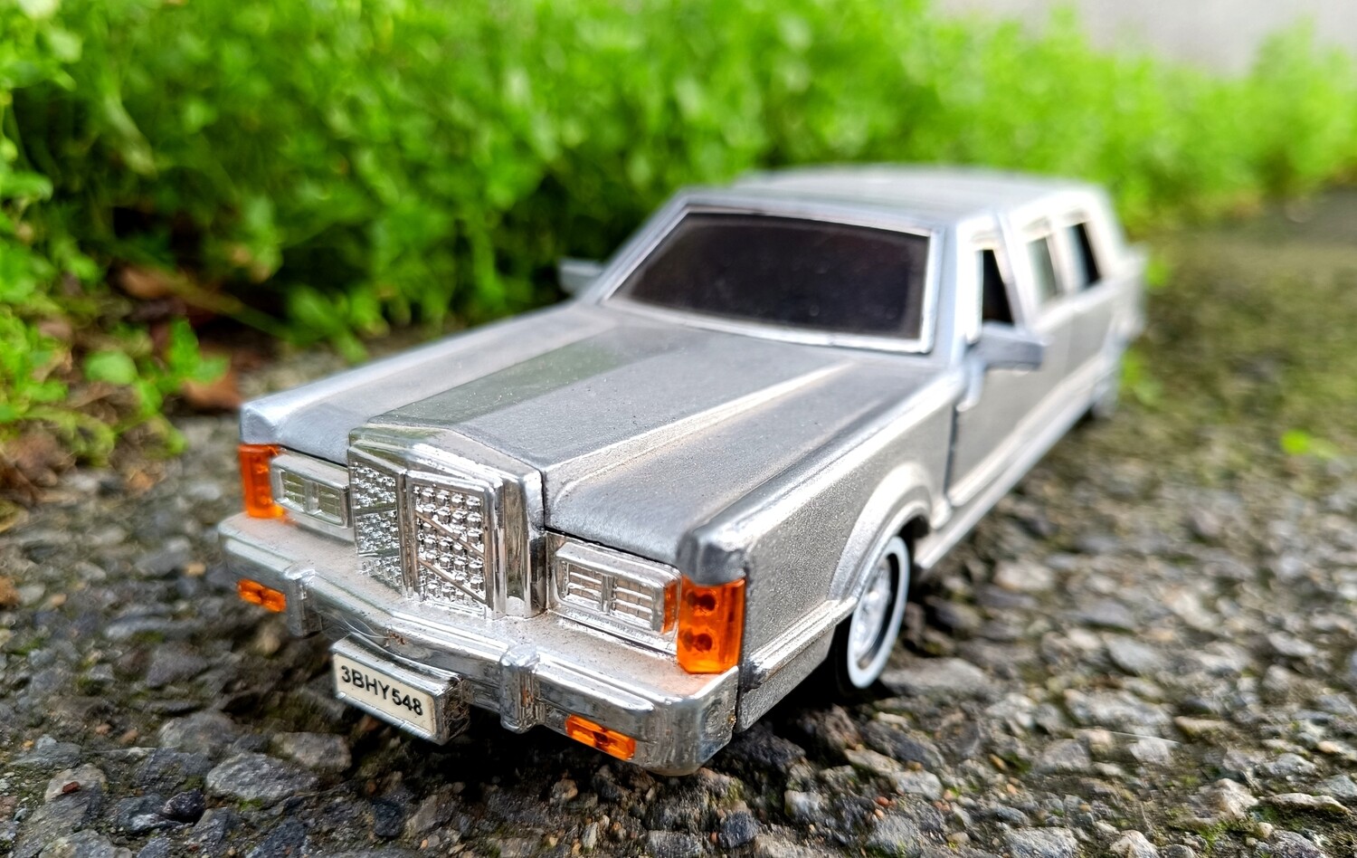 VOITURE LIMOUSINE GRISE