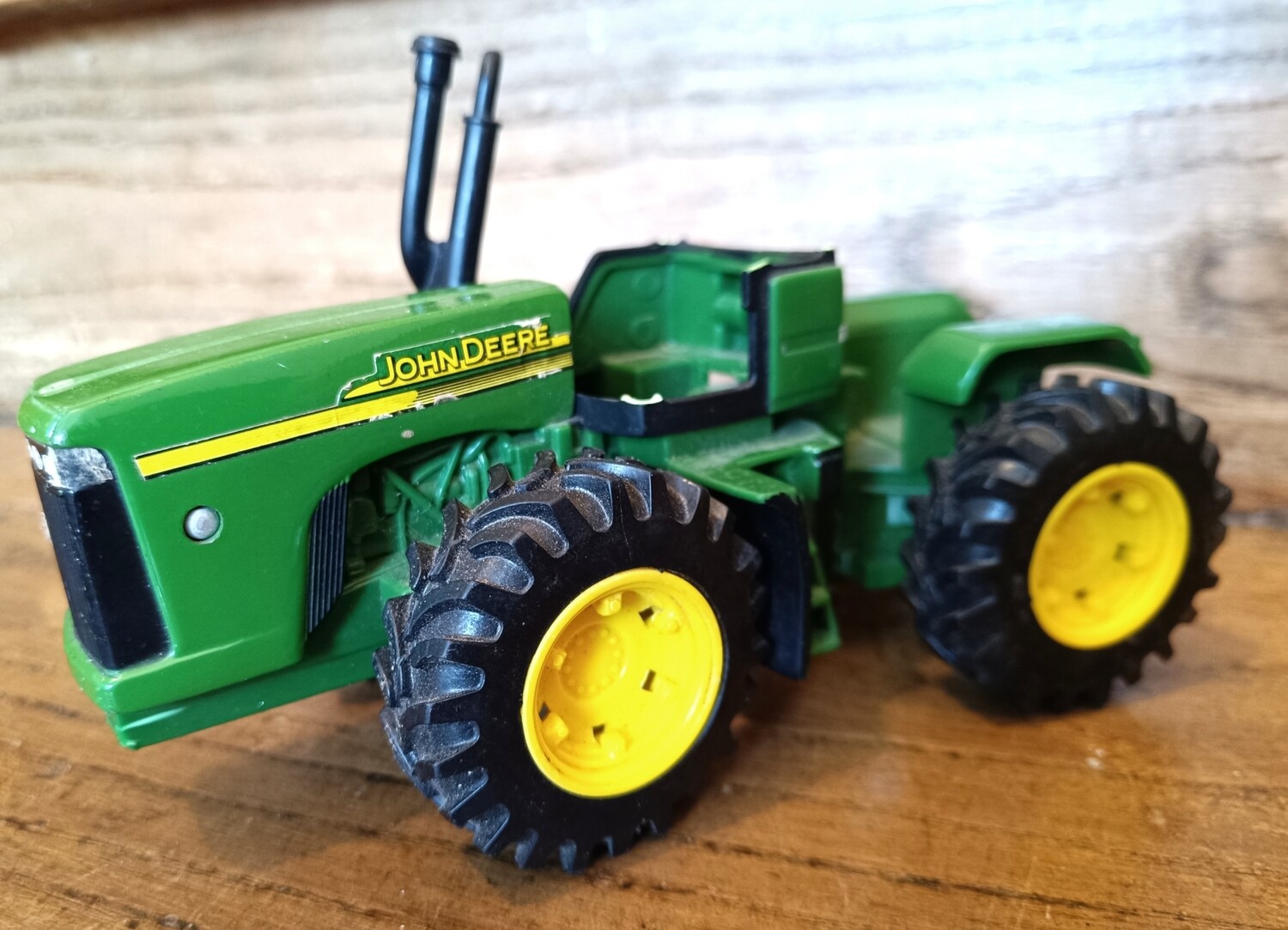 TRACTEUR JOHN DEEEE SOUS LICENCE