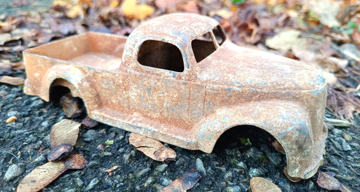 ÉPAVE DE FORD DANS SON JUS