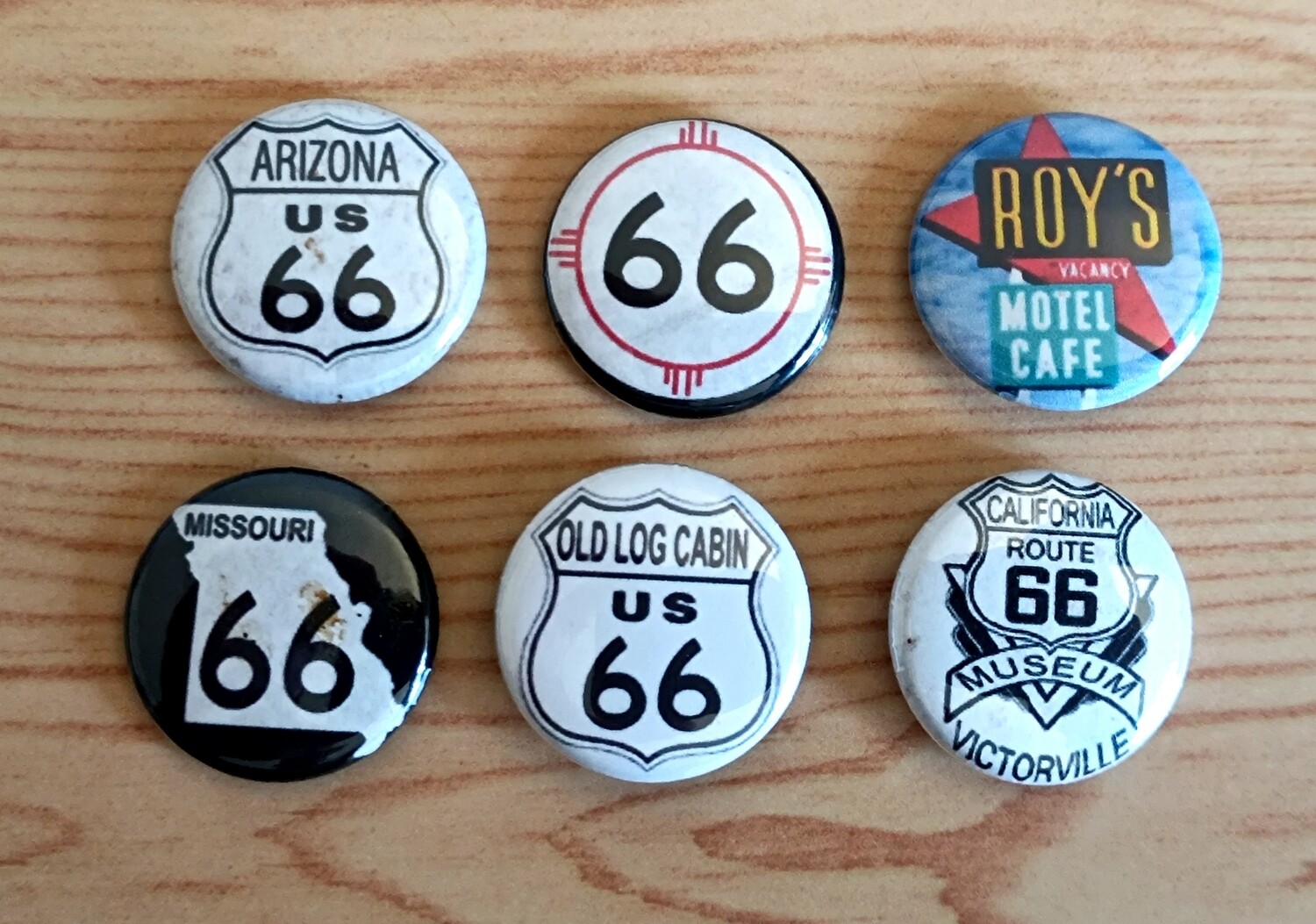 LOT DE 6 BADGES ET AIMANTS ROUTE 66 (5)
