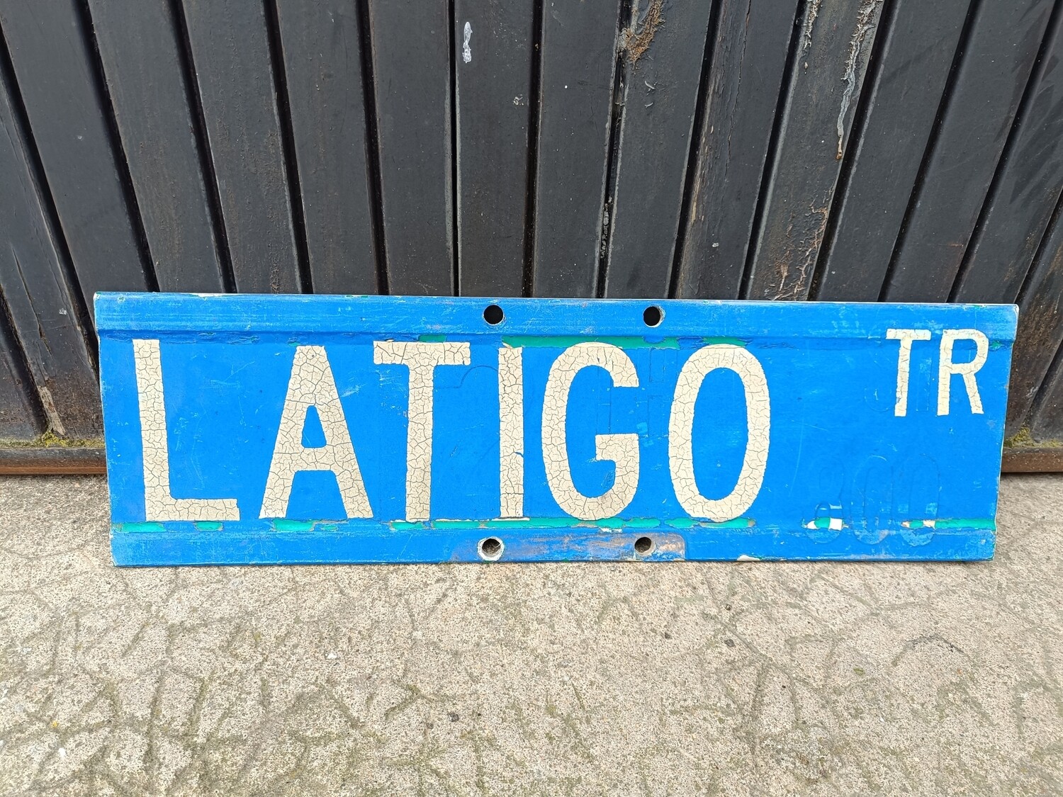 PLAQUE DE RUE BLEUE LATIGO tr