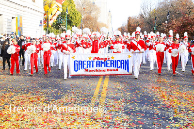 PHOTO  LORS DE LA PARADE DE THANKSGIVING, NEW YORK CITY: TIRAGE 30X40 SUR PAPIER MAT STYLE AFFICHE