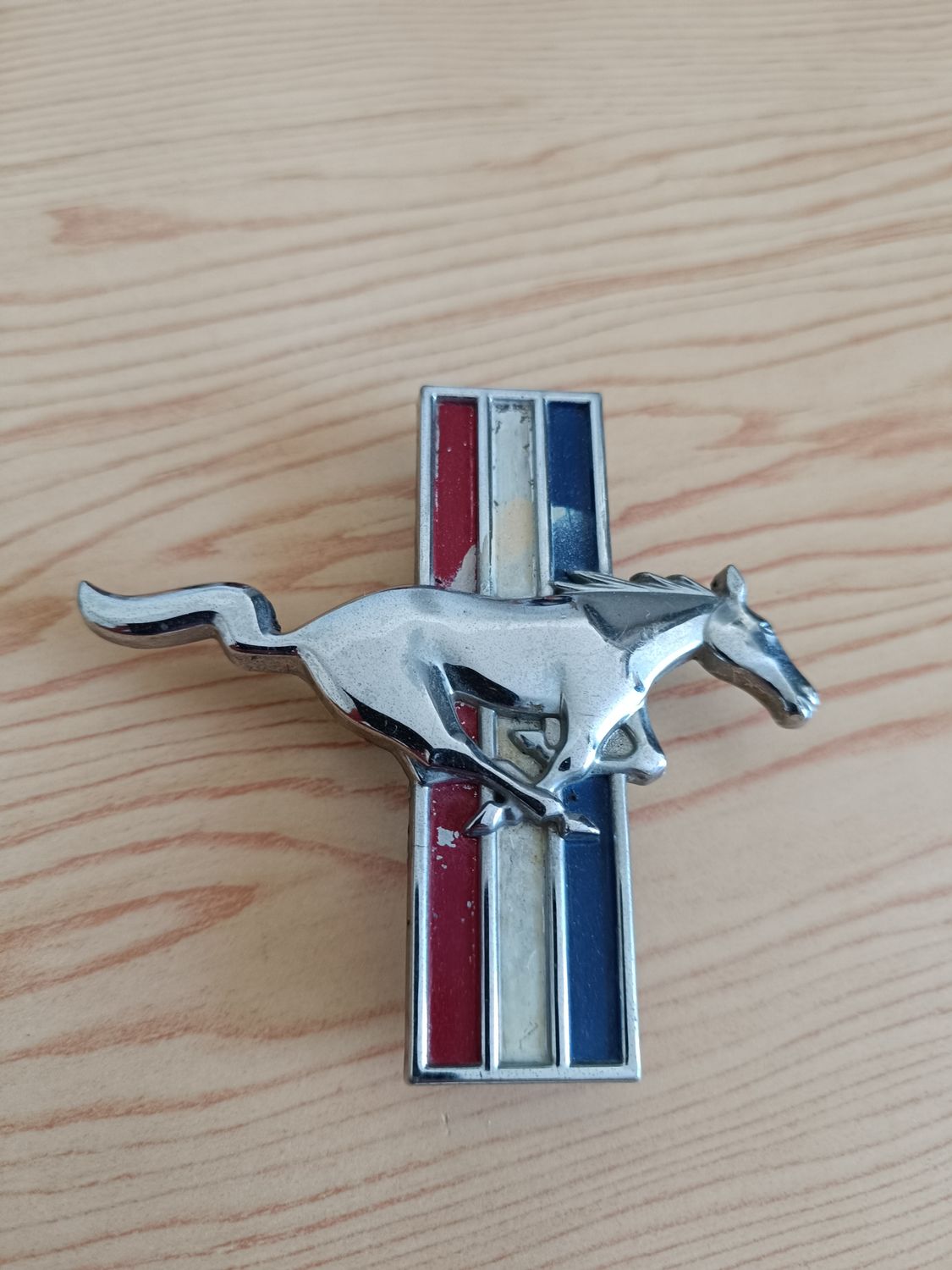 LOGO MUSTANG
