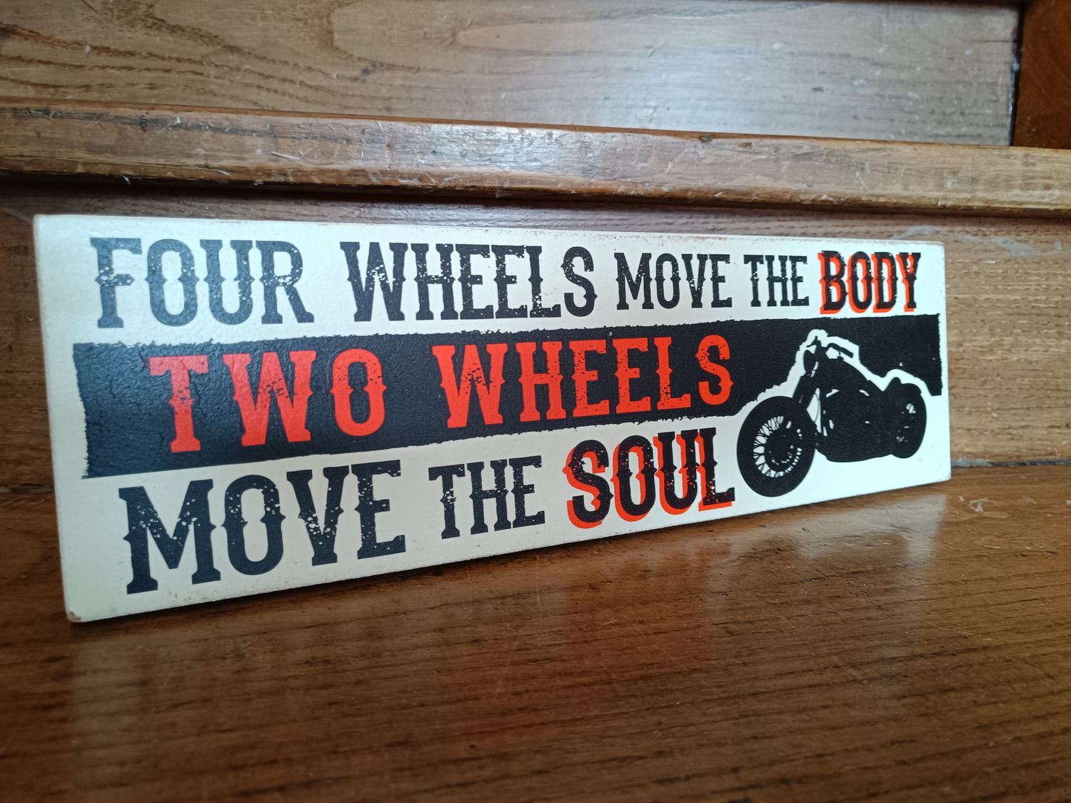 PLAQUE MOVE THE BODY
