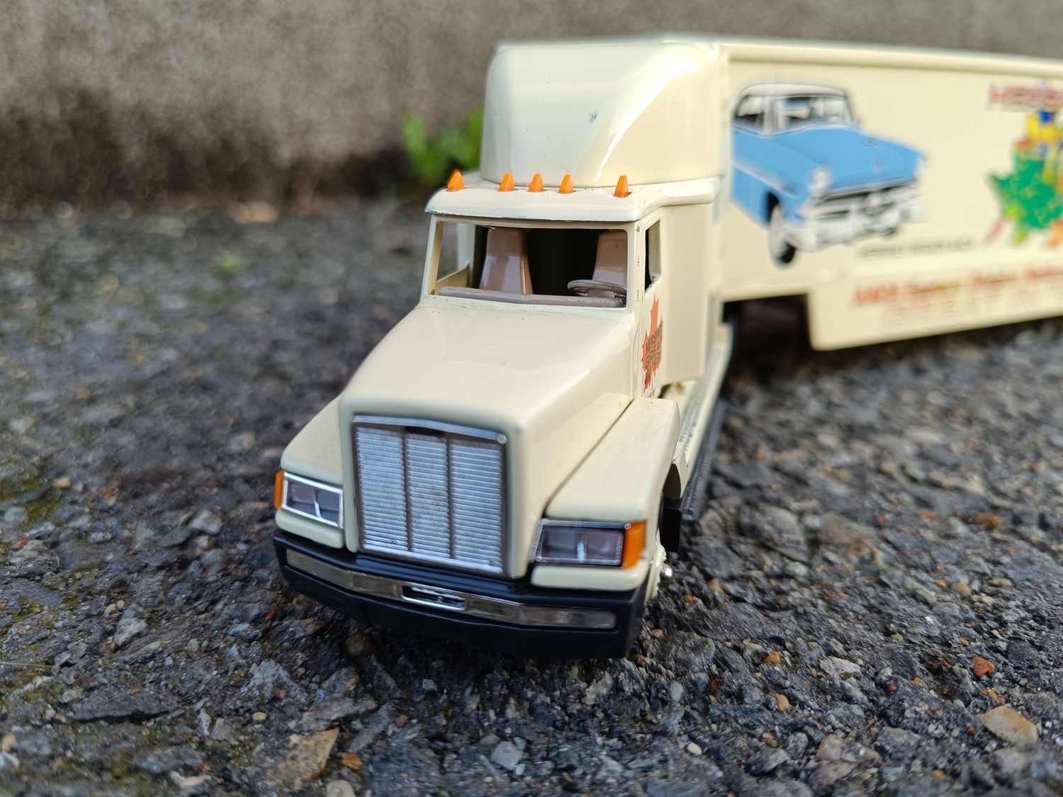 TRUCK AMÉRICAIN WINROSS 1/64