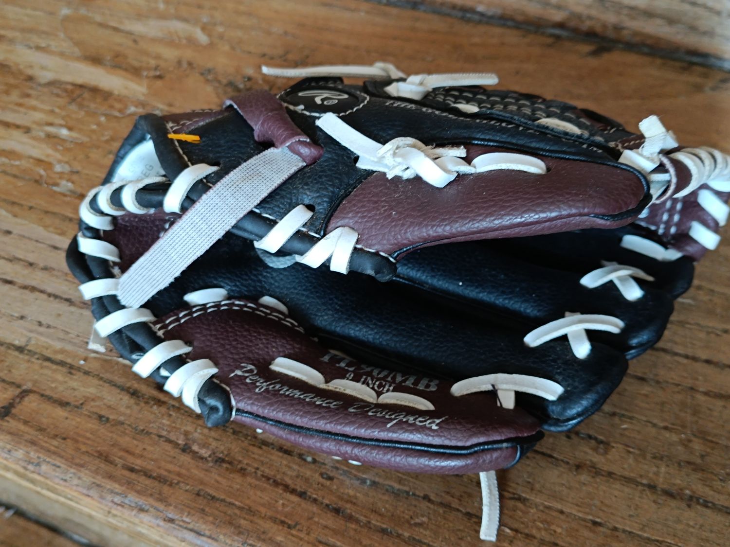 PETIT GANT DE BASE-BALL