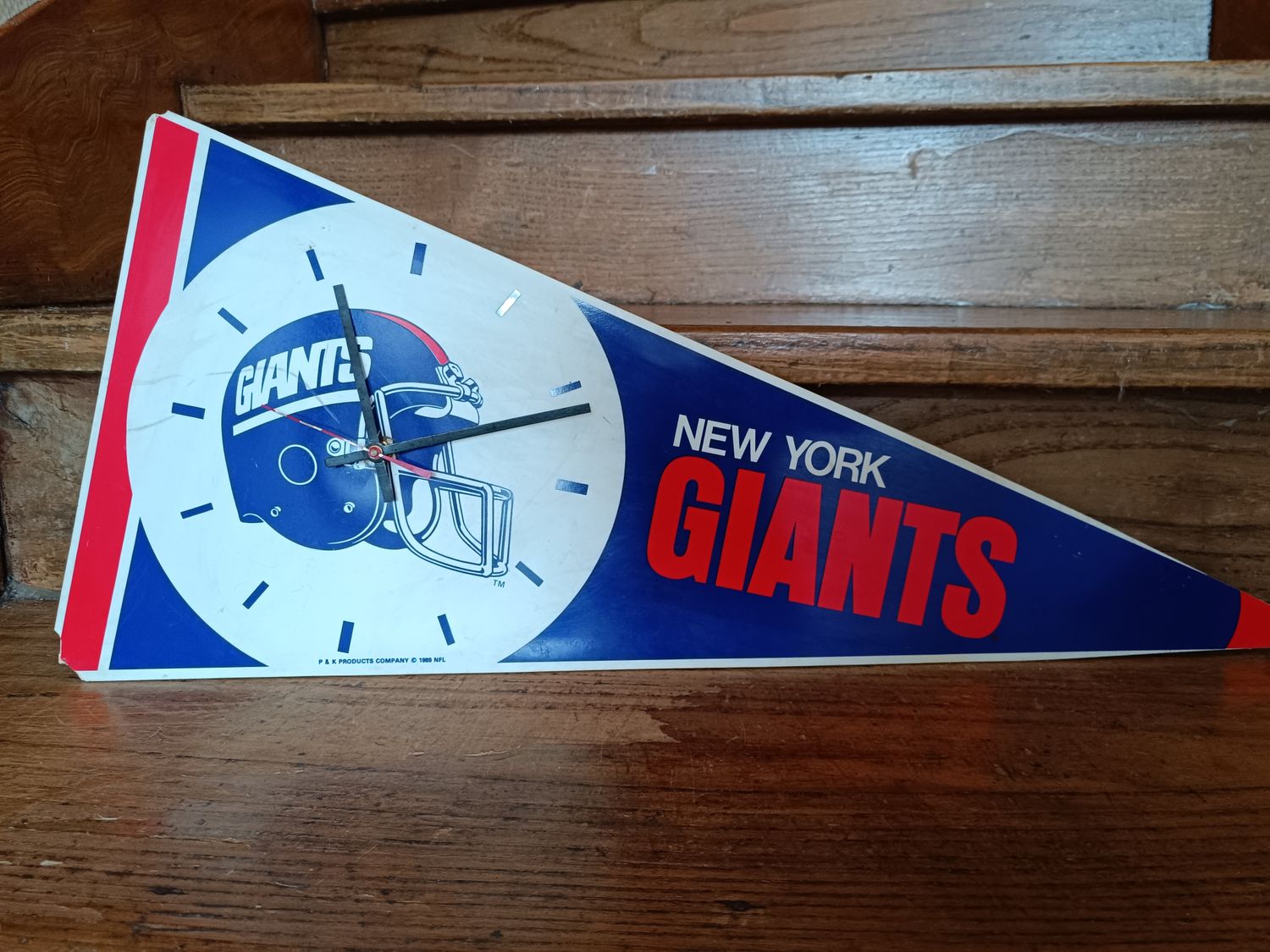 HORLOGE NEW YORK GIANTS ( NE FONCTIONNE PAS BIEN)
