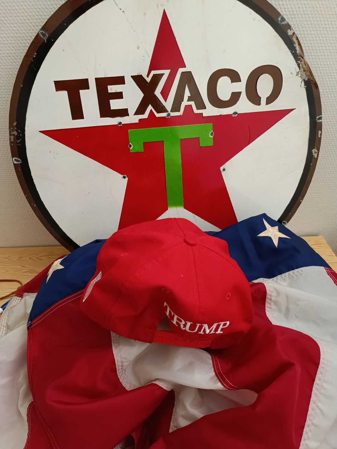 POUR HELI PLAQUE + DRAPEAU+ CASQUETTE 