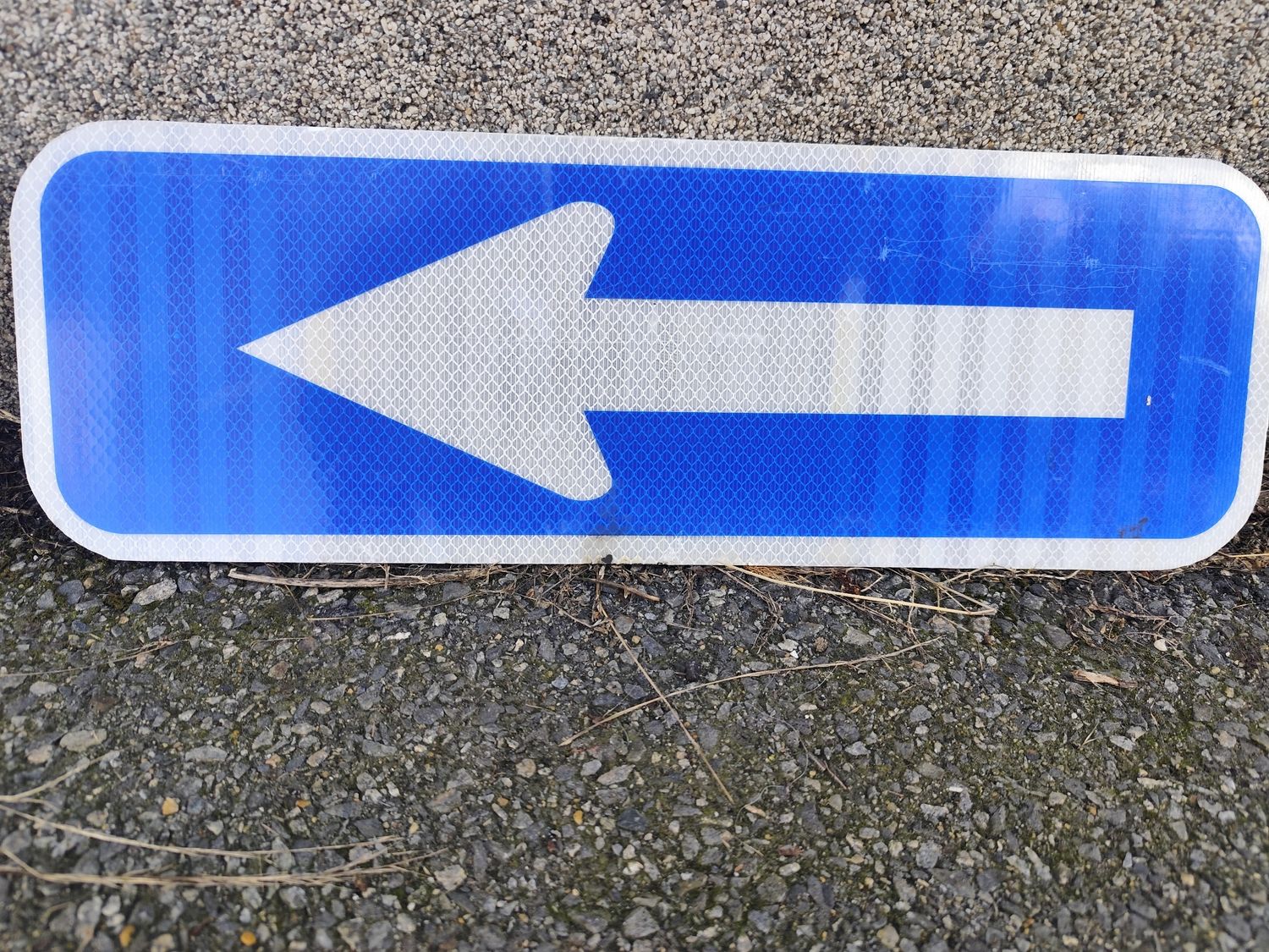 PANNEAU ROUTIER TOURNER À GAUCHE