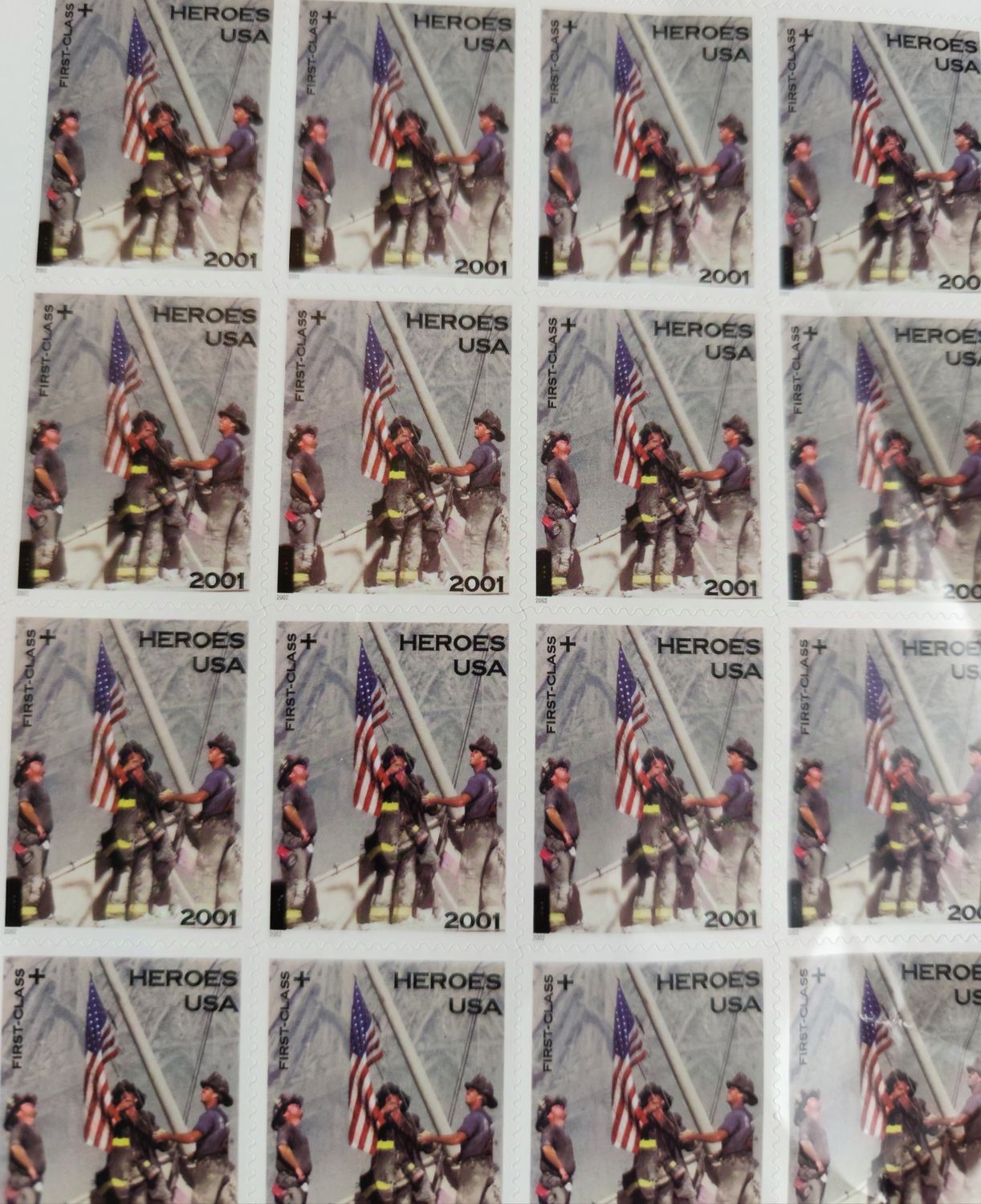 LOT DE 4 TIMBRES 11 SEPTEMBRE 2001