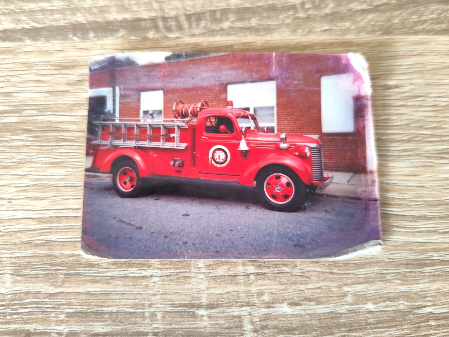 PETITE PHOTO DE CAMION DE POMPIER VINTAGE