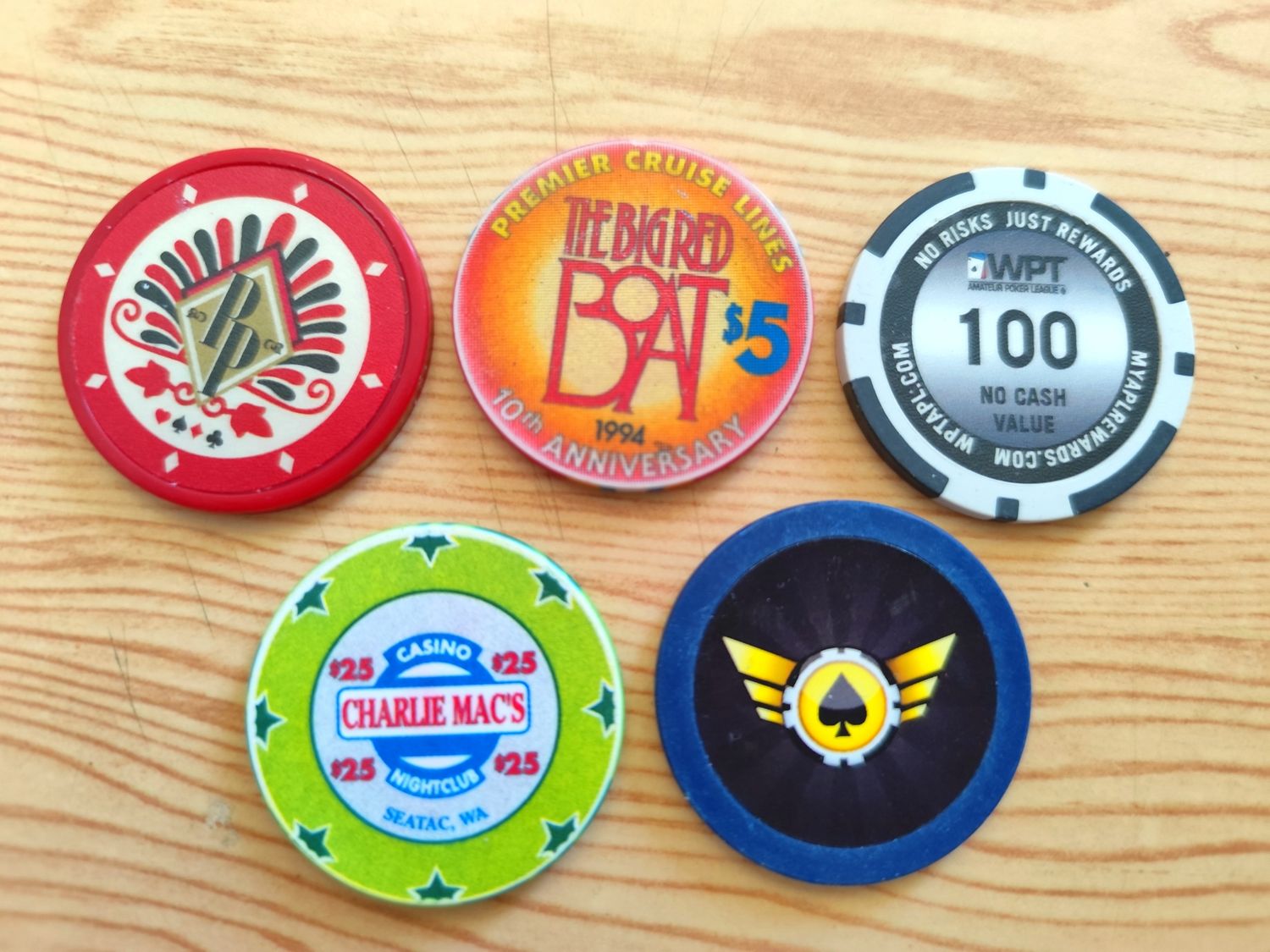 LOT DE 5 JETONS (7)