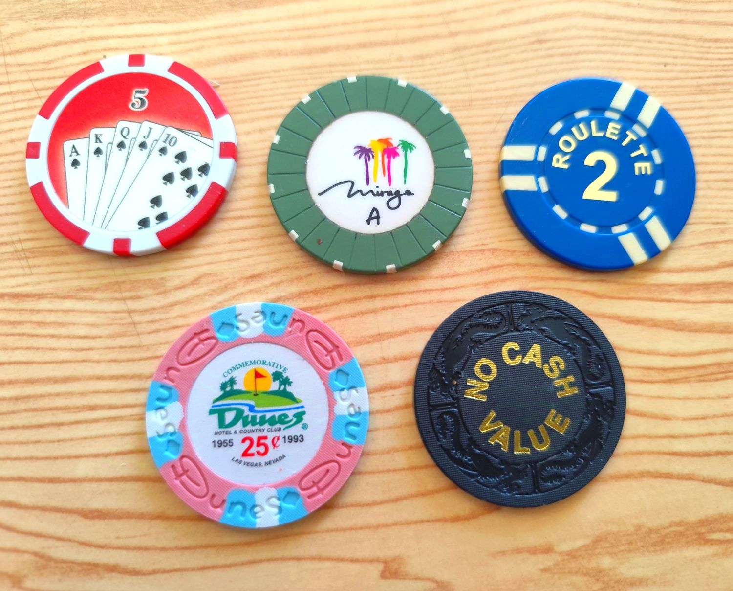 LOT DE 5 JETONS (4)
