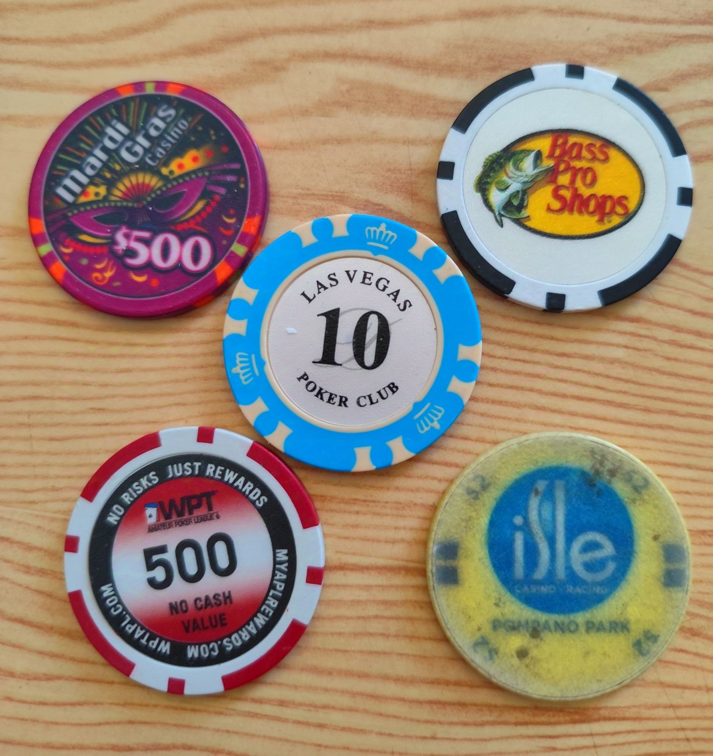 LOT DE 5 JETONS (9)
