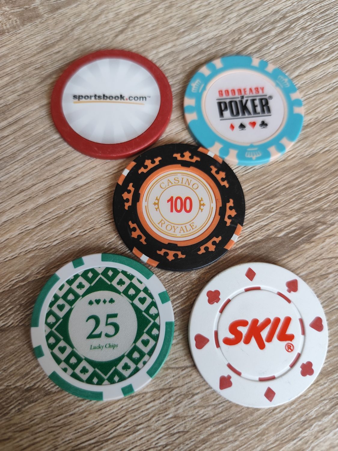 LOT DE 5 JETONS (3)