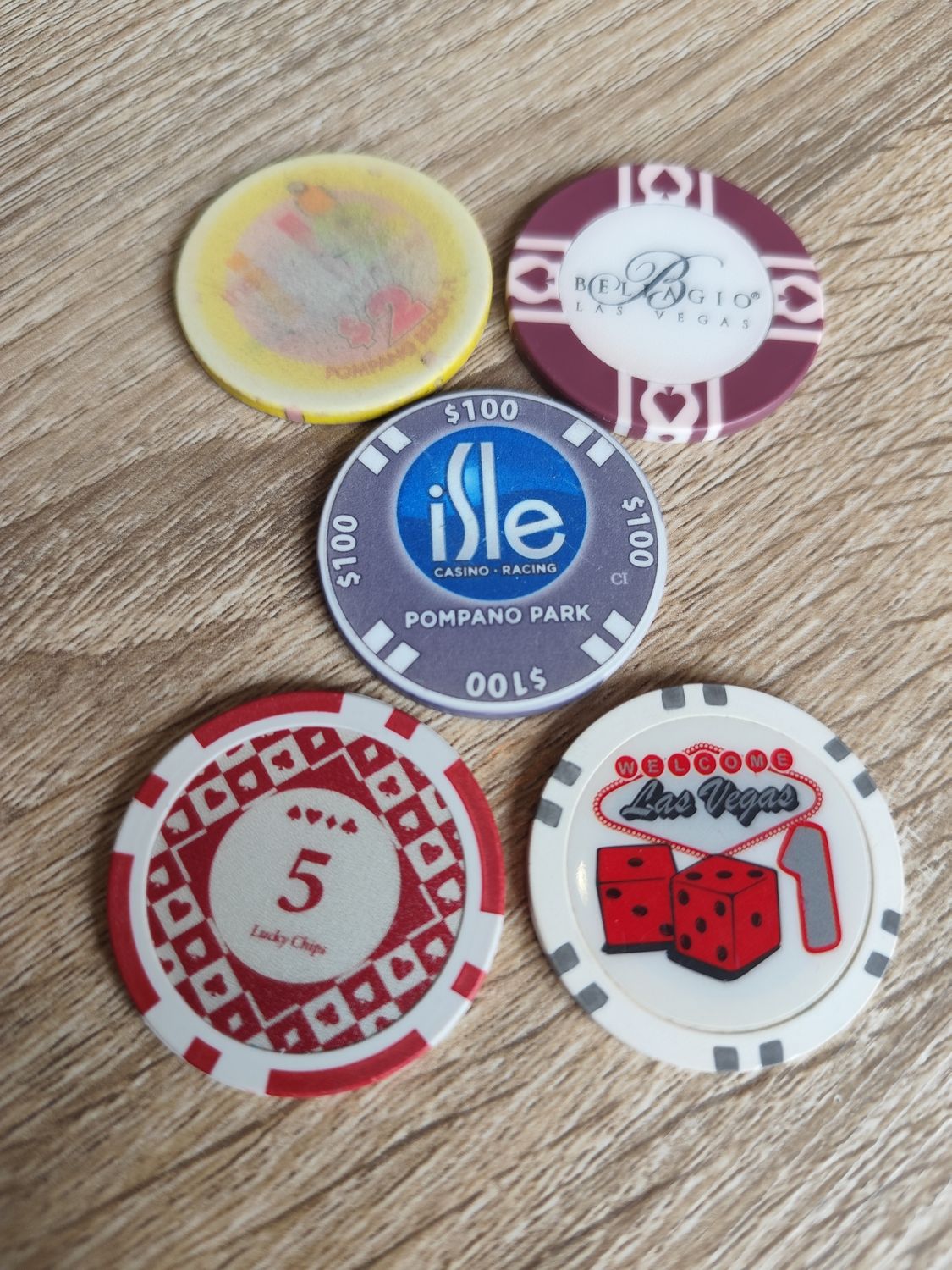 LOT DE 5 JETONS (7)