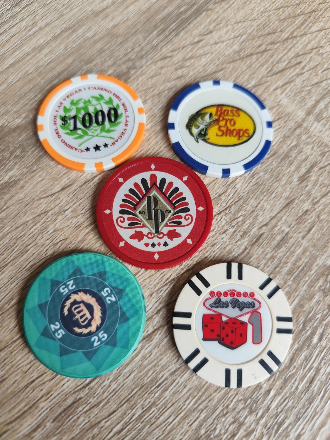 LOT DE 5 JETONS (8)