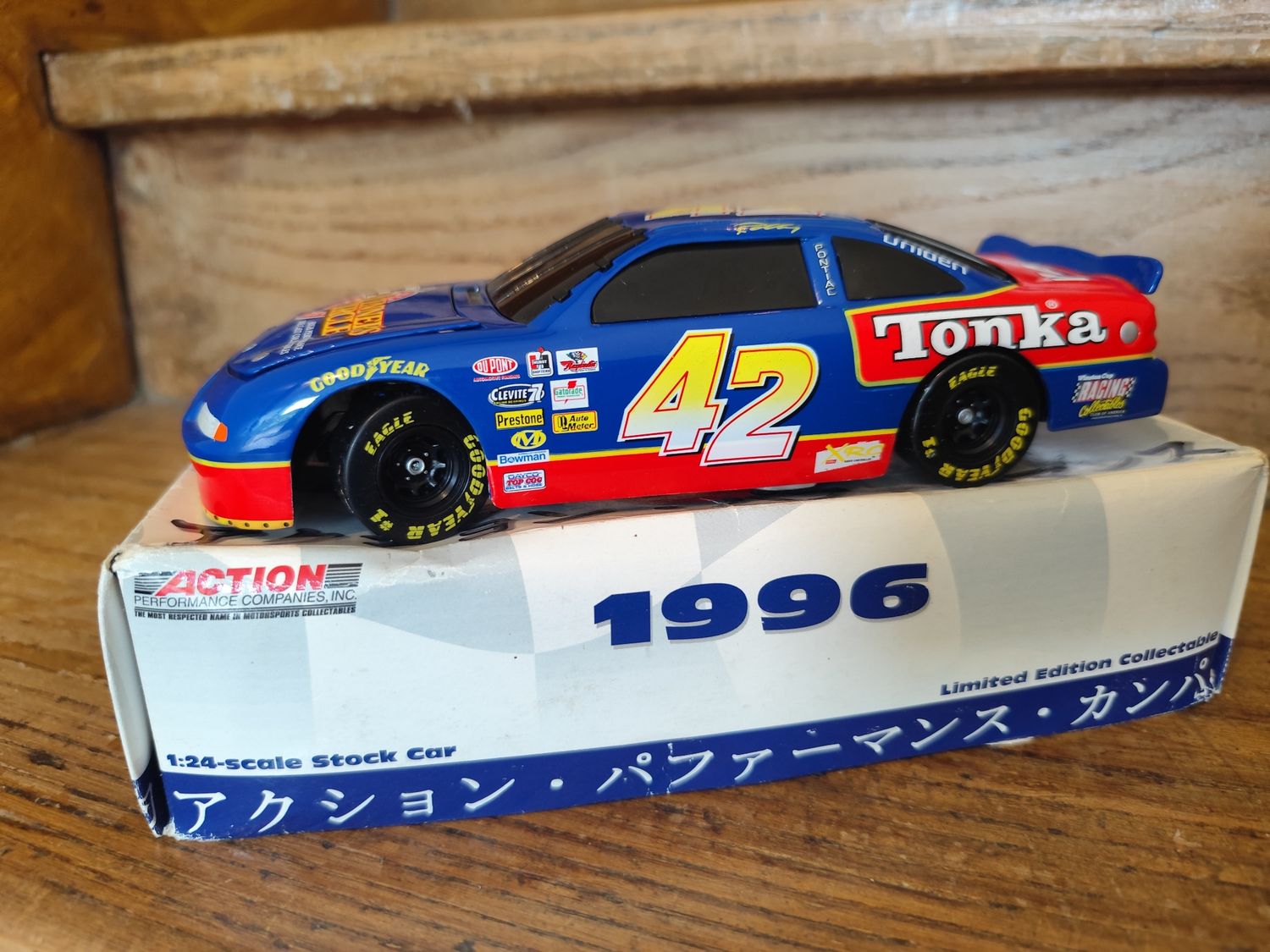 NASCAR TONKA HASBRO BANK ÉCHELLE 1/24