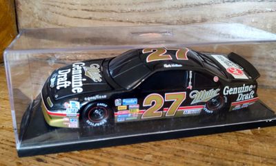 NASCAR 1/24 GENUINE DRAFT